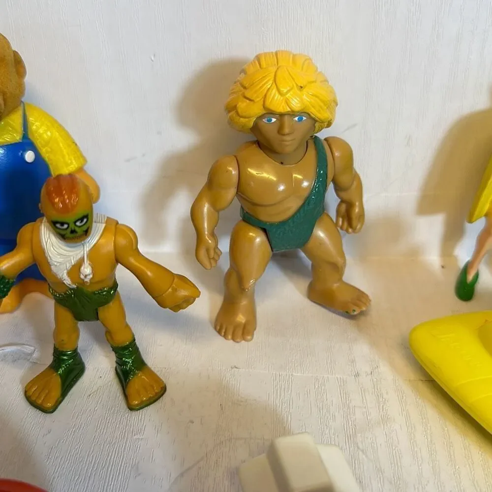 Vintage 80s and‎ 90s Collectible Toy Figurines Batman Robin Jetsons Yogi Bear